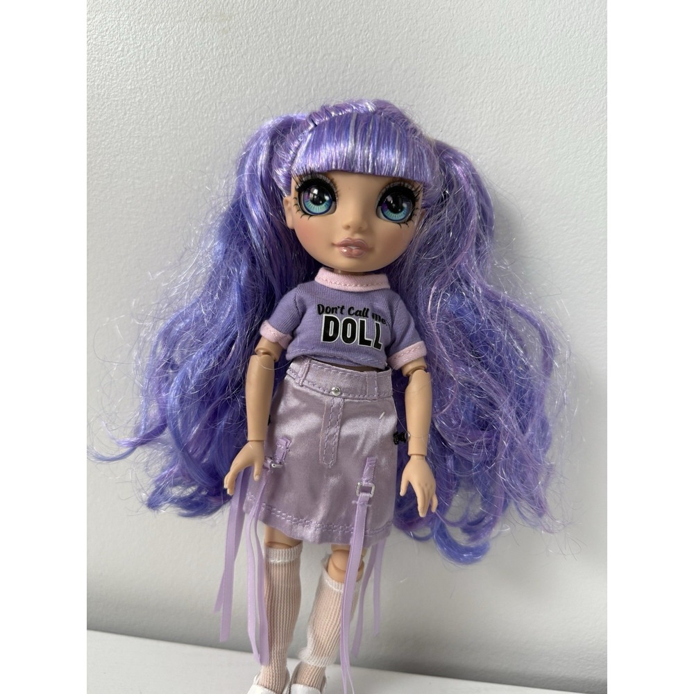 2021 MGA Rainbow High Violet Willow Doll - 9" Jr. High Series - Picture 4 of 5
